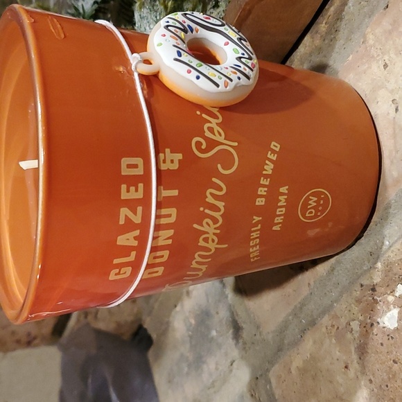 Coffee Cup Candle - Glazed Donut & Pumpkin Spice - Picture 4 of 9